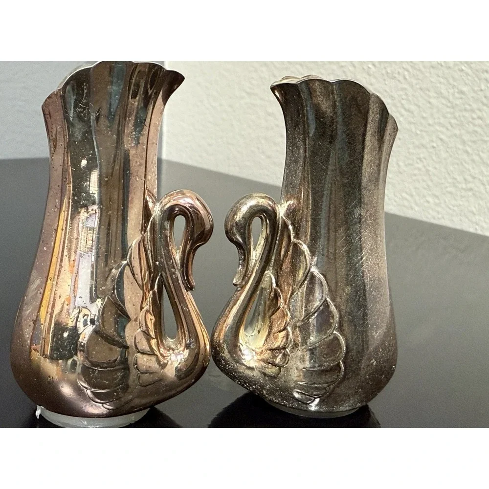 Swan Silver Plated Salt and Pepper Shakers WM Rogers Oneida Silversmiths